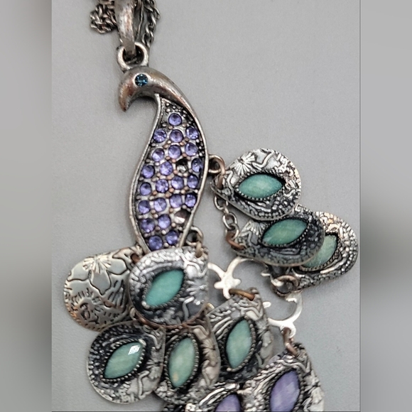 Elegant Silver and Purple Peacock Pendant Necklace - Picture 3 of 7